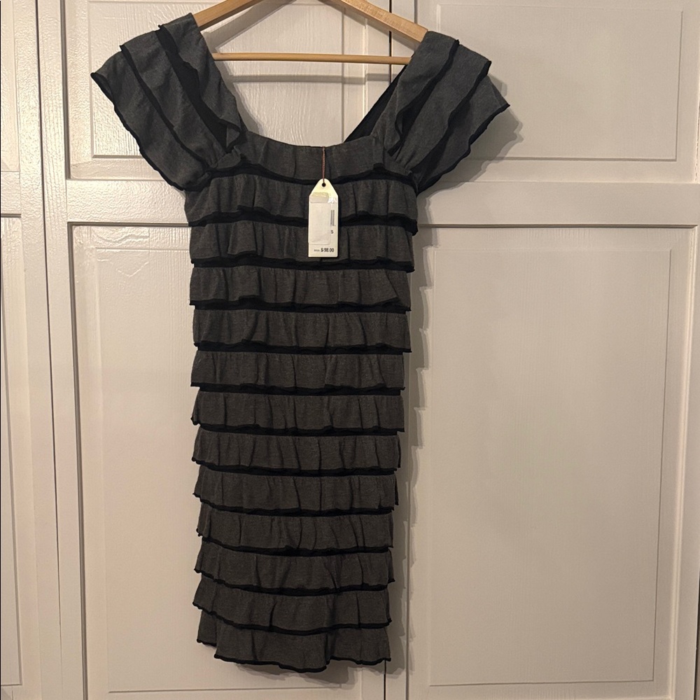 Chic Black Layered Midi Dress